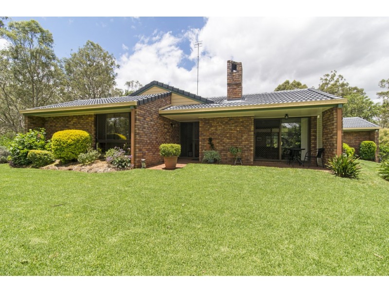 4 Echidna Crescent, Top Camp QLD 4350