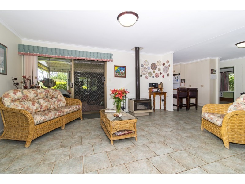 4 Echidna Crescent, Top Camp QLD 4350
