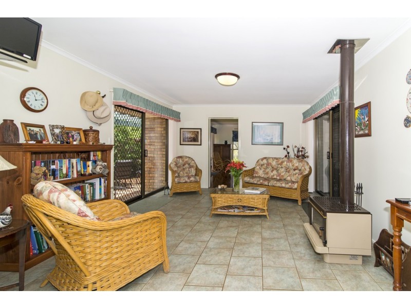 4 Echidna Crescent, Top Camp QLD 4350
