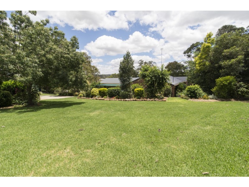 4 Echidna Crescent, Top Camp QLD 4350