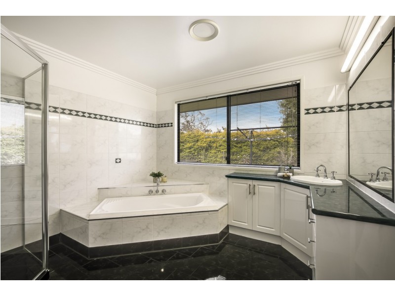 7 Christine Court, Cotswold Hills QLD 4350