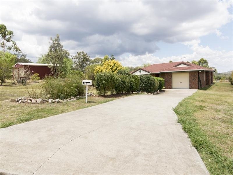 2 Carys Road, Glenvale QLD 4350