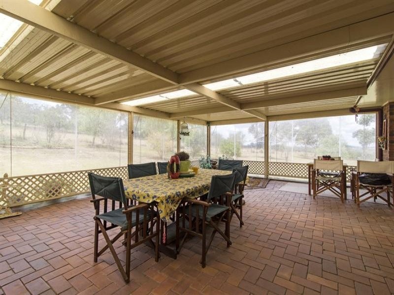 2 Carys Road, Glenvale QLD 4350