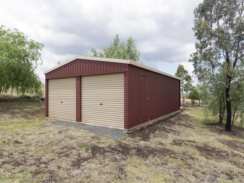 2 Carys Road, Glenvale QLD 4350