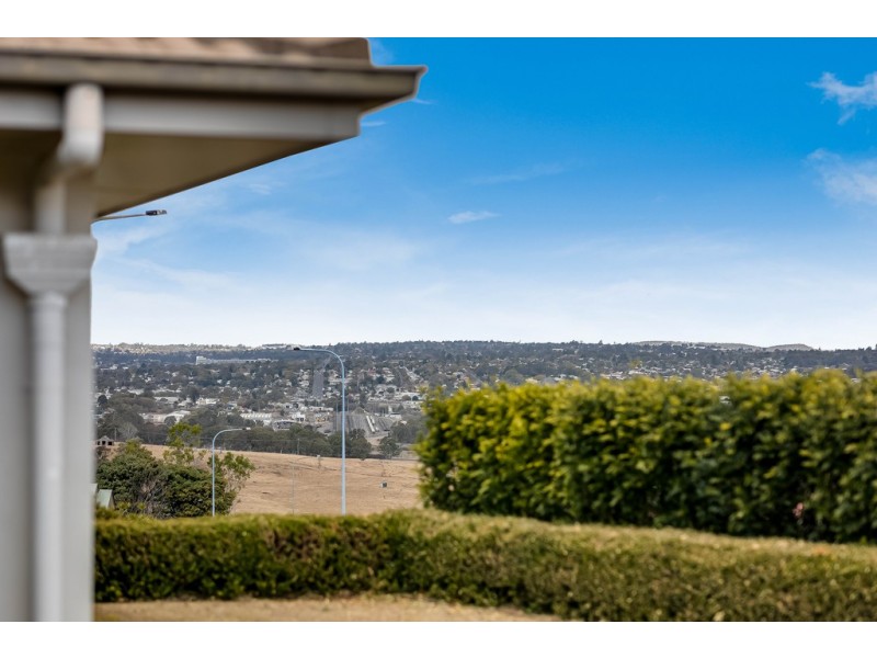 14 McShane Drive, Mount Kynoch QLD 4350
