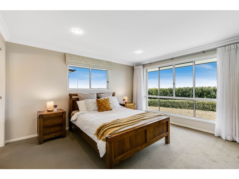 14 McShane Drive, Mount Kynoch QLD 4350