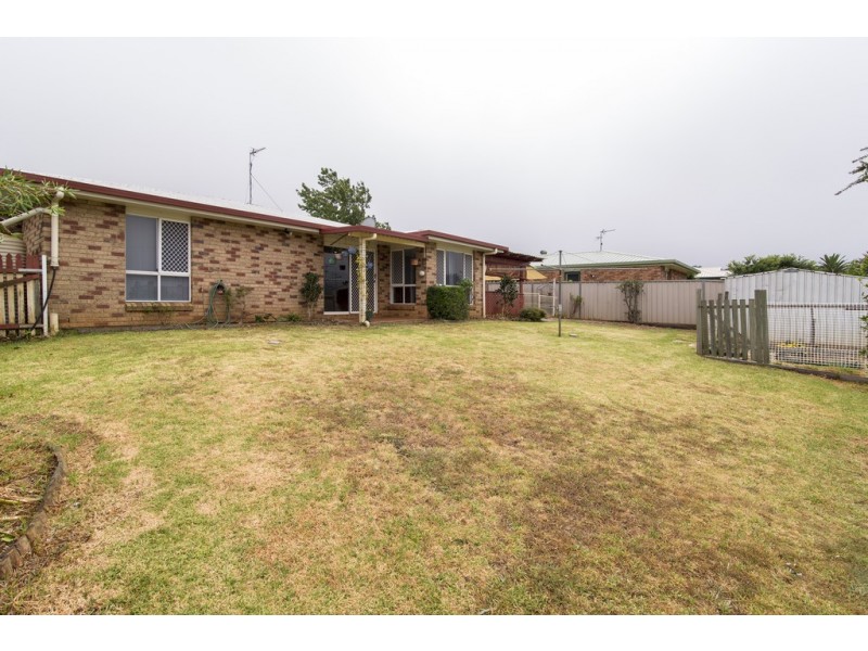 42 Liquidamber Drive, Glenvale QLD 4350