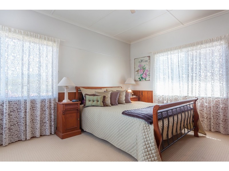 213 North Street, Rockville QLD 4350