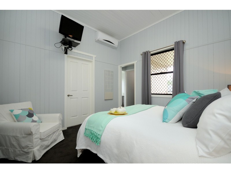 4 Bridget Court, Middle Ridge QLD 4350