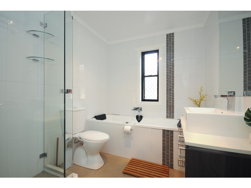 4 Bridget Court, Middle Ridge QLD 4350