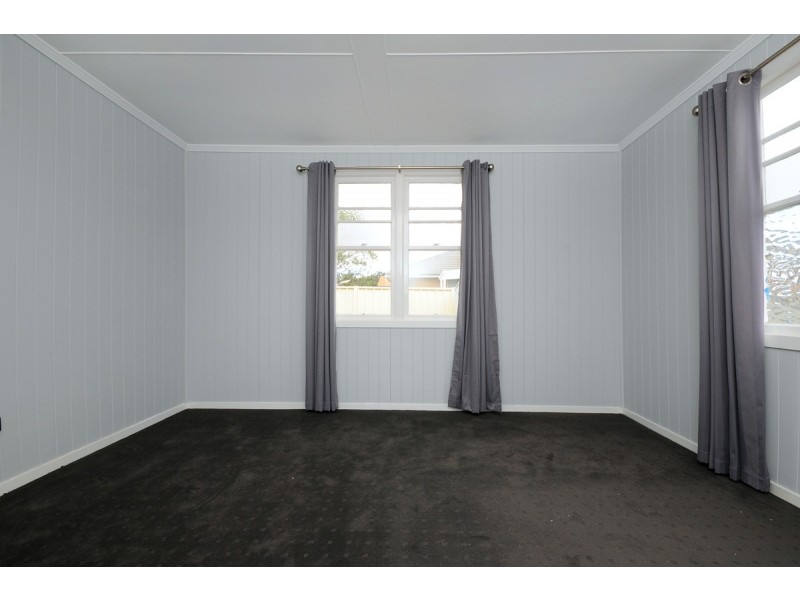 4 Bridget Court, Middle Ridge QLD 4350