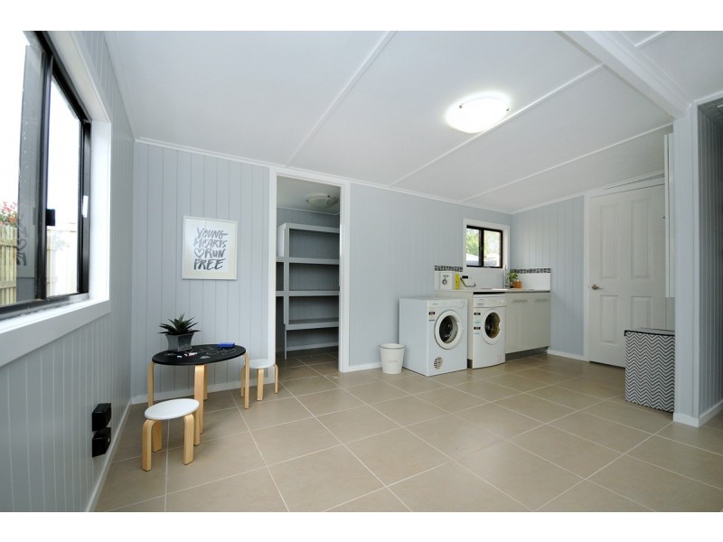 4 Bridget Court, Middle Ridge QLD 4350