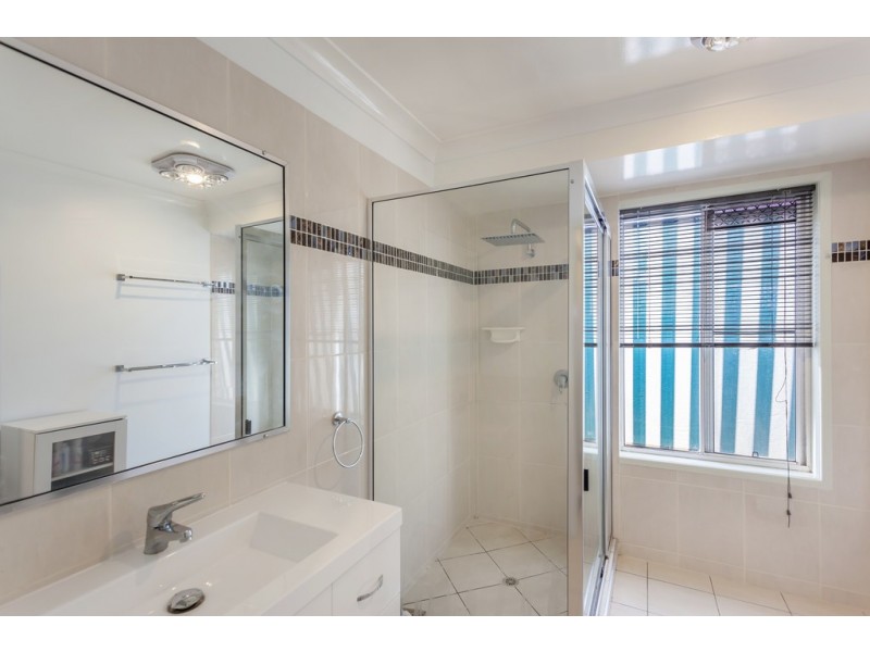 14 Janine Court, Kearneys Spring QLD 4350