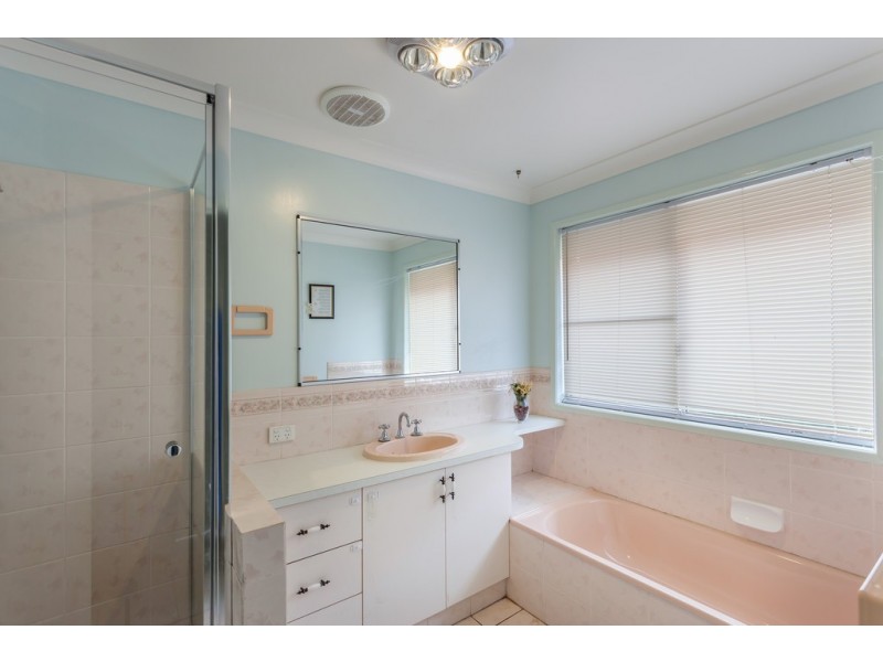 14 Janine Court, Kearneys Spring QLD 4350