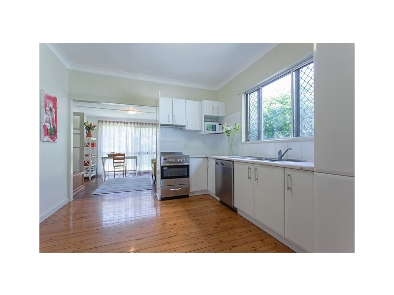 28 Rhyde Street, Mount Lofty QLD 4350