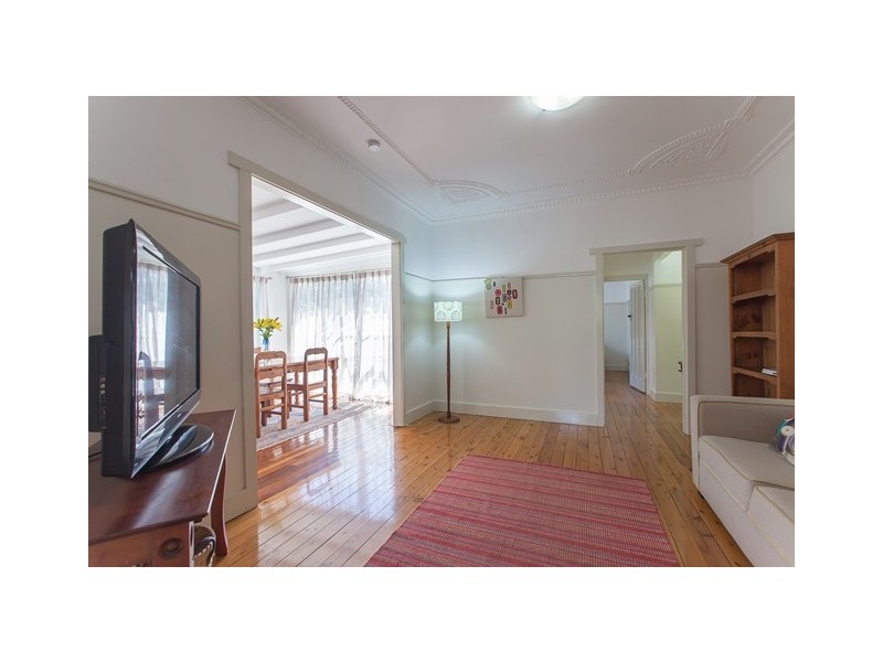 28 Rhyde Street, Mount Lofty QLD 4350