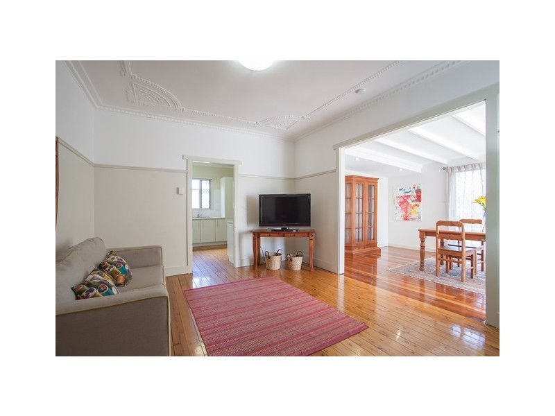 28 Rhyde Street, Mount Lofty QLD 4350