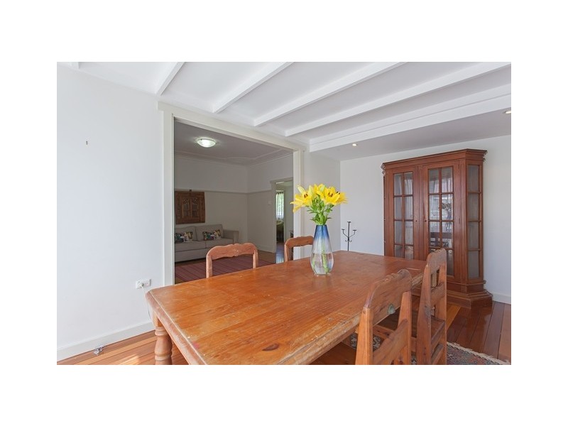 28 Rhyde Street, Mount Lofty QLD 4350
