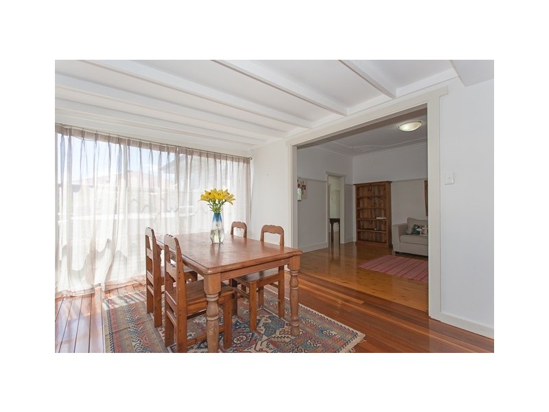 28 Rhyde Street, Mount Lofty QLD 4350