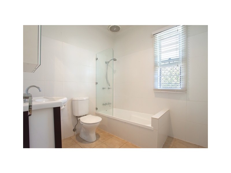 28 Rhyde Street, Mount Lofty QLD 4350
