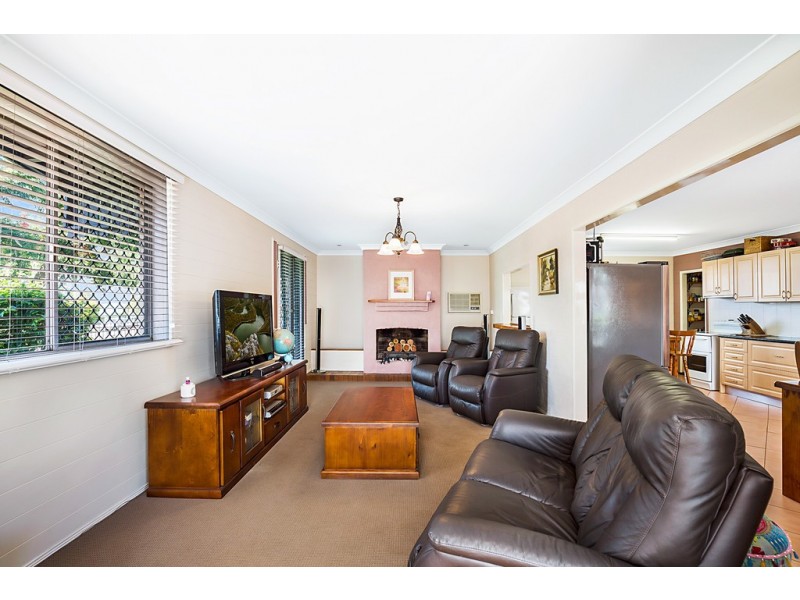 17 Cloake Street, Rockville QLD 4350