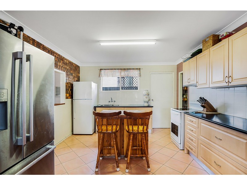 17 Cloake Street, Rockville QLD 4350