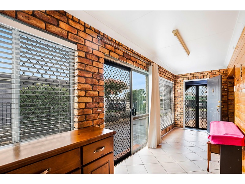 17 Cloake Street, Rockville QLD 4350