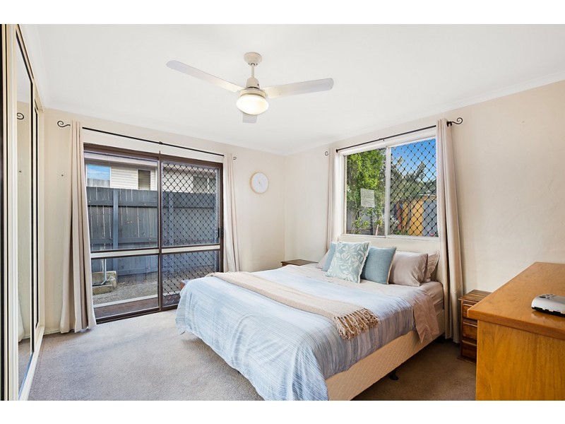 17 Cloake Street, Rockville QLD 4350