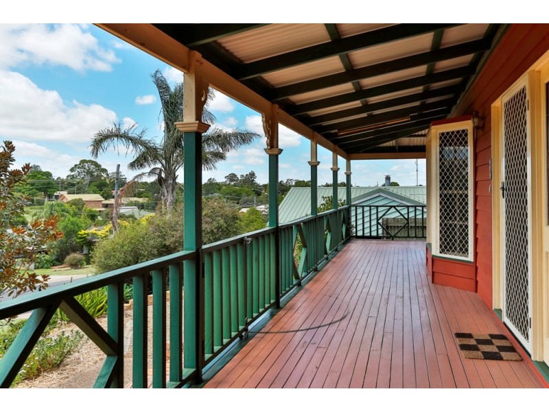 9 Mollison Court, Wilsonton QLD 4350