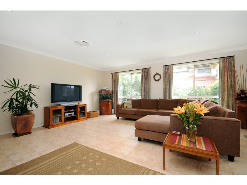 15 Banksdale Drive, Middle Ridge QLD 4350