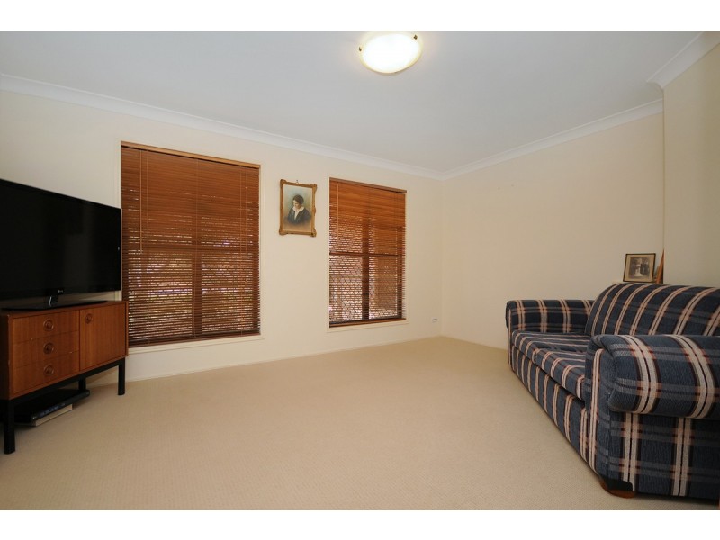 13 Fadden Crescent, Middle Ridge QLD 4350