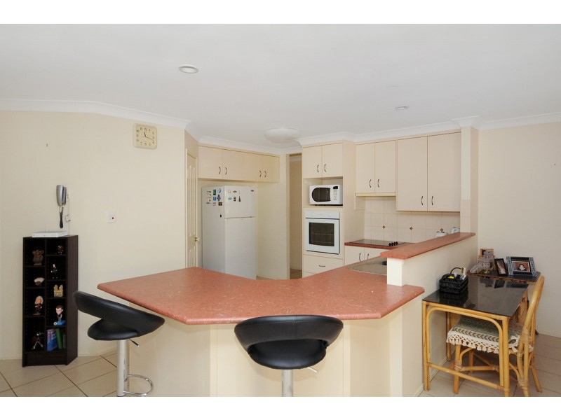 13 Fadden Crescent, Middle Ridge QLD 4350