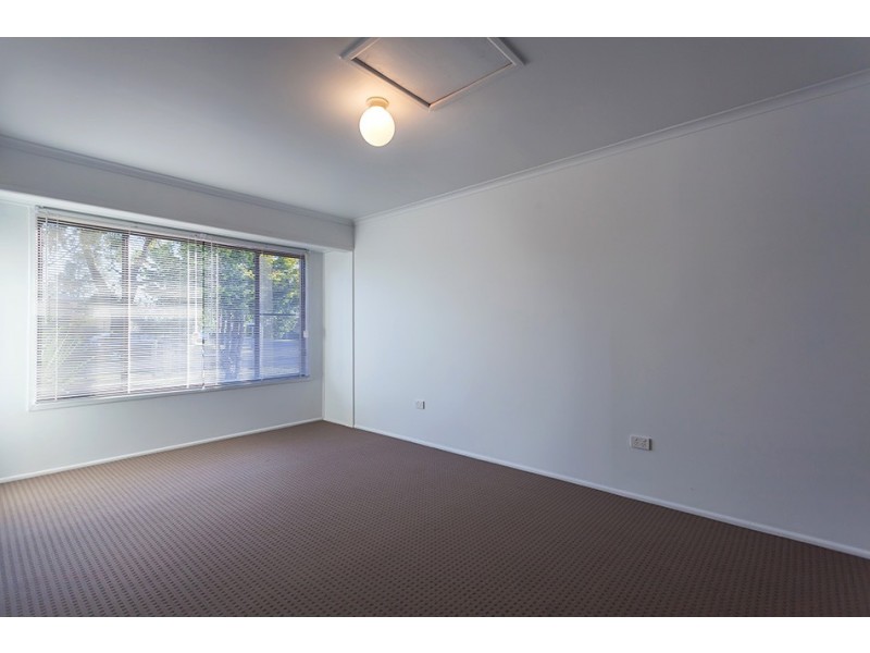 16 Cabarita Crescent, Glenvale QLD 4350