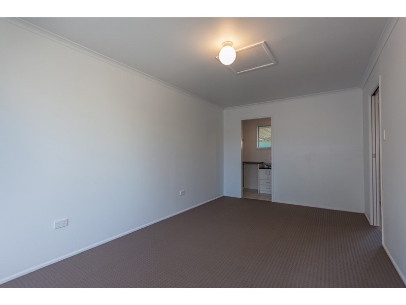 16 Cabarita Crescent, Glenvale QLD 4350