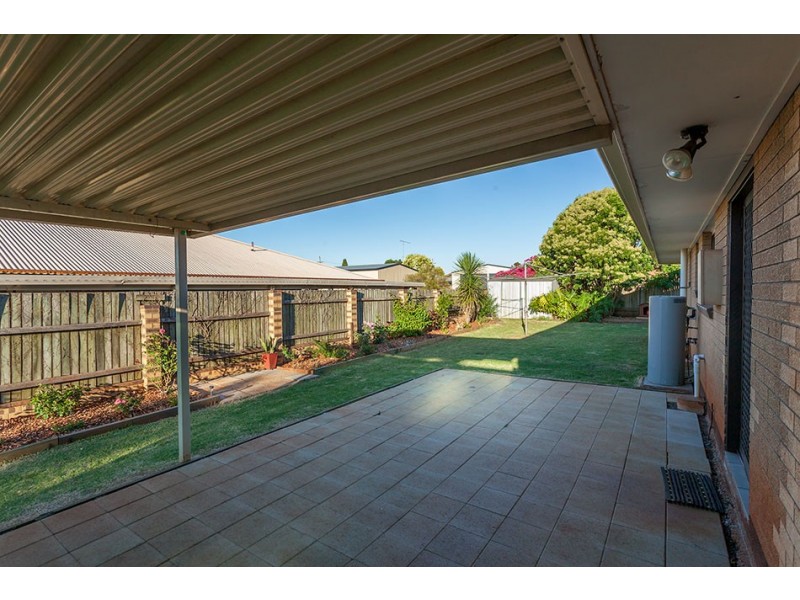 16 Cabarita Crescent, Glenvale QLD 4350
