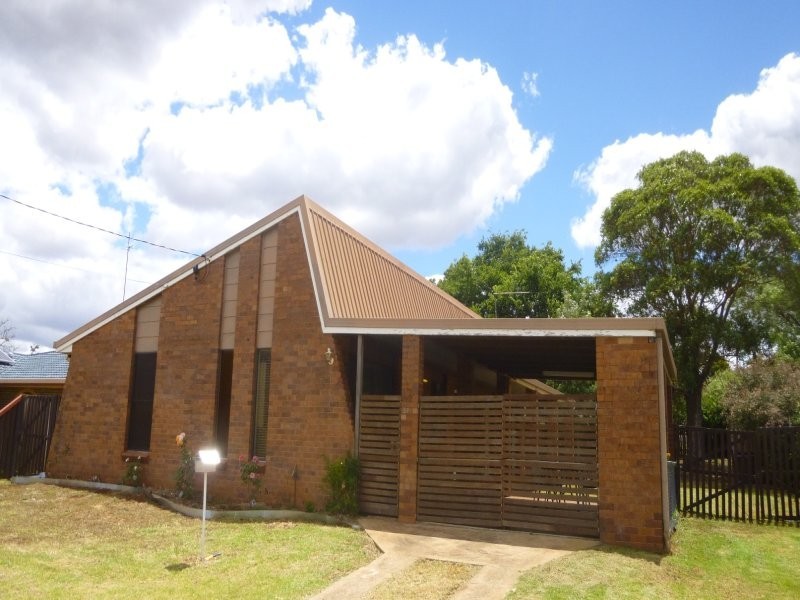 59 Noll Street, Kearneys Spring QLD 4350