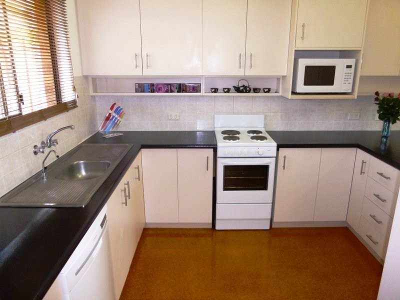 59 Noll Street, Kearneys Spring QLD 4350