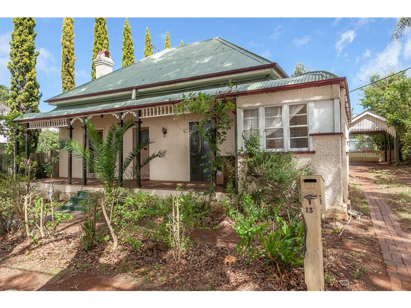 13 Boulton Terrace, Toowoomba City QLD 4350