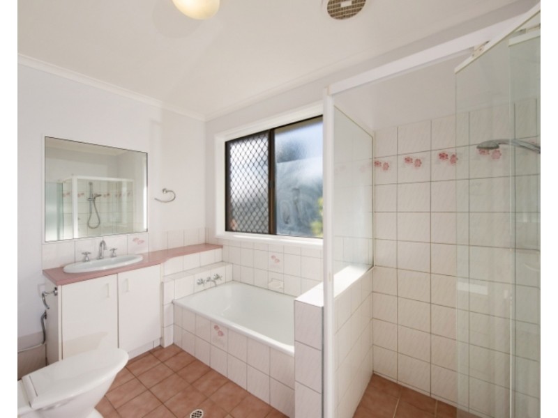 121 Glenvale Road, Newtown QLD 4350