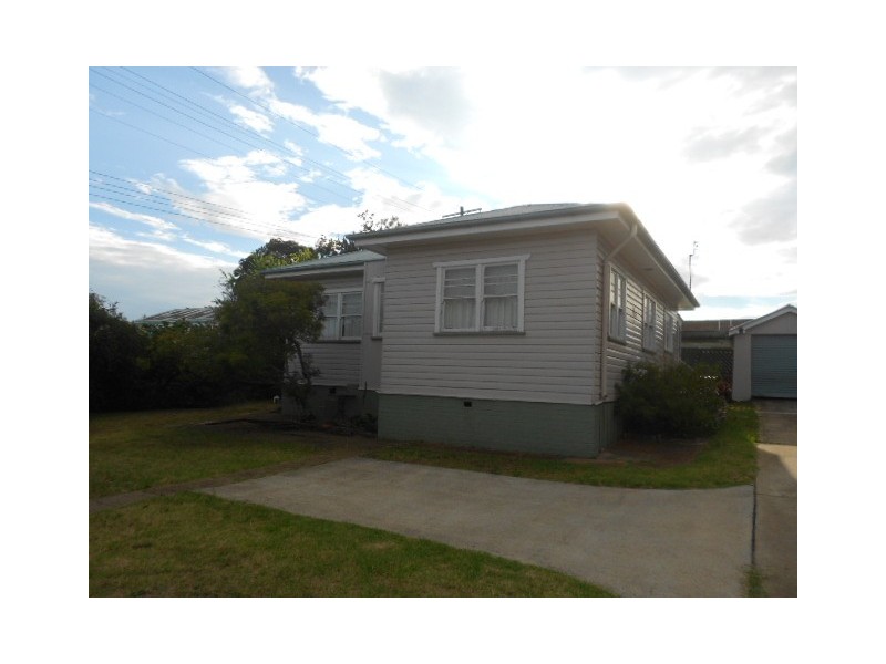 383 West Street, Harristown QLD 4350