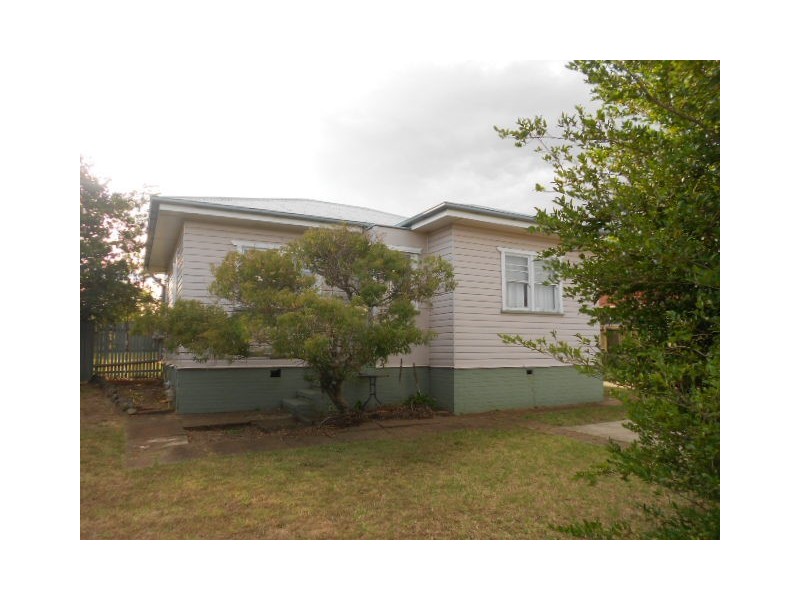 383 West Street, Harristown QLD 4350