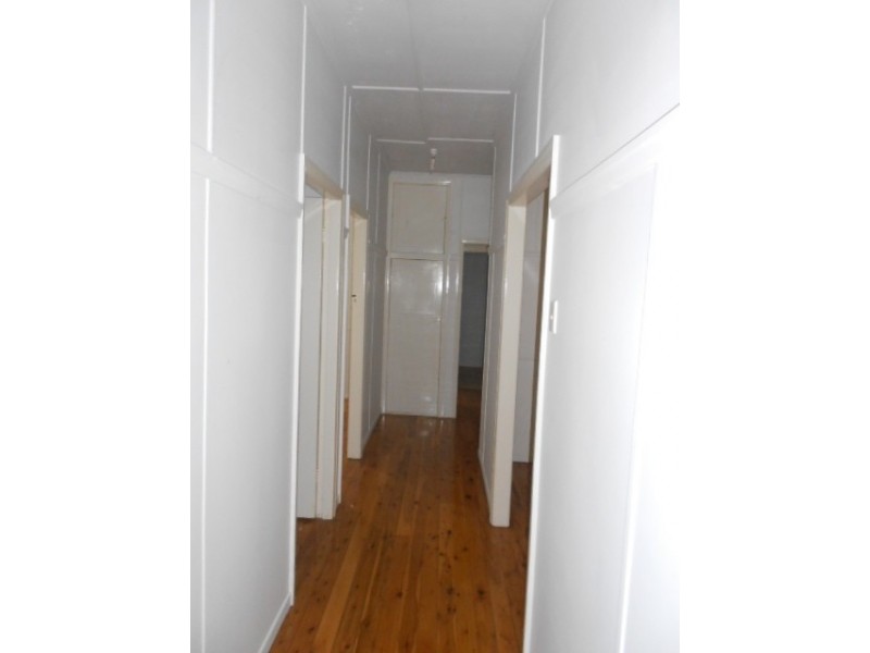 383 West Street, Harristown QLD 4350