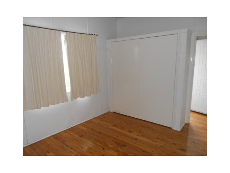 383 West Street, Harristown QLD 4350