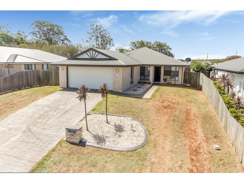 25 Kurrawa Crescent, Glenvale QLD 4350