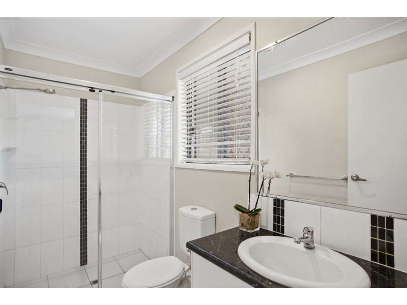25 Kurrawa Crescent, Glenvale QLD 4350