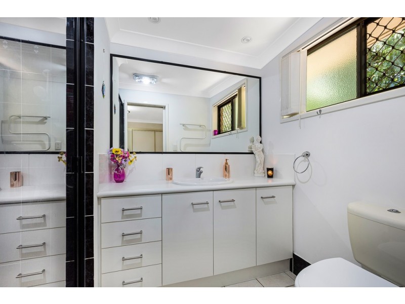 3 Mollison Court, Wilsonton QLD 4350