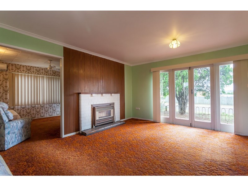 14 Makepeace Street, Rockville QLD 4350