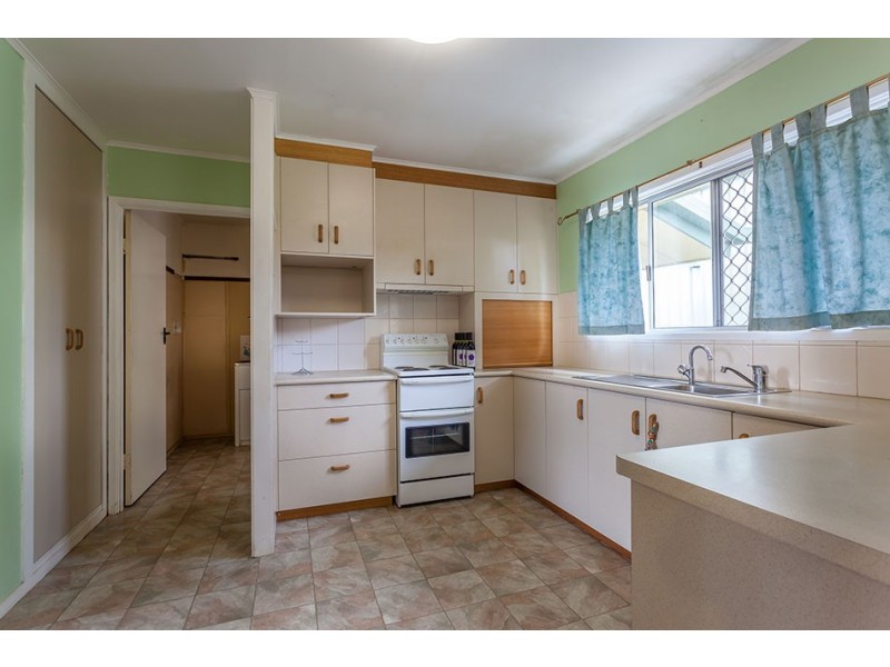 14 Makepeace Street, Rockville QLD 4350