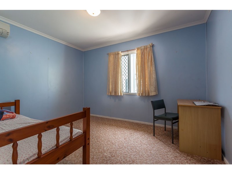 14 Makepeace Street, Rockville QLD 4350