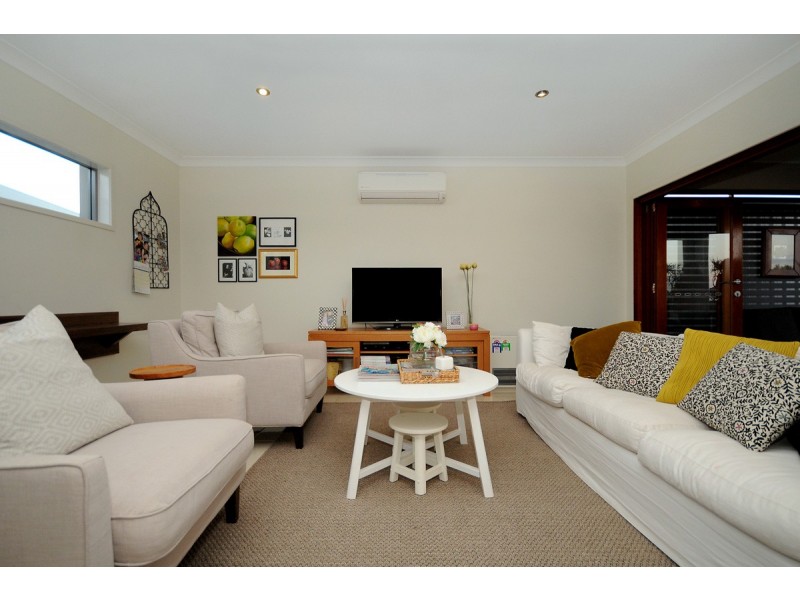 32 Nursery Drive, Middle Ridge QLD 4350